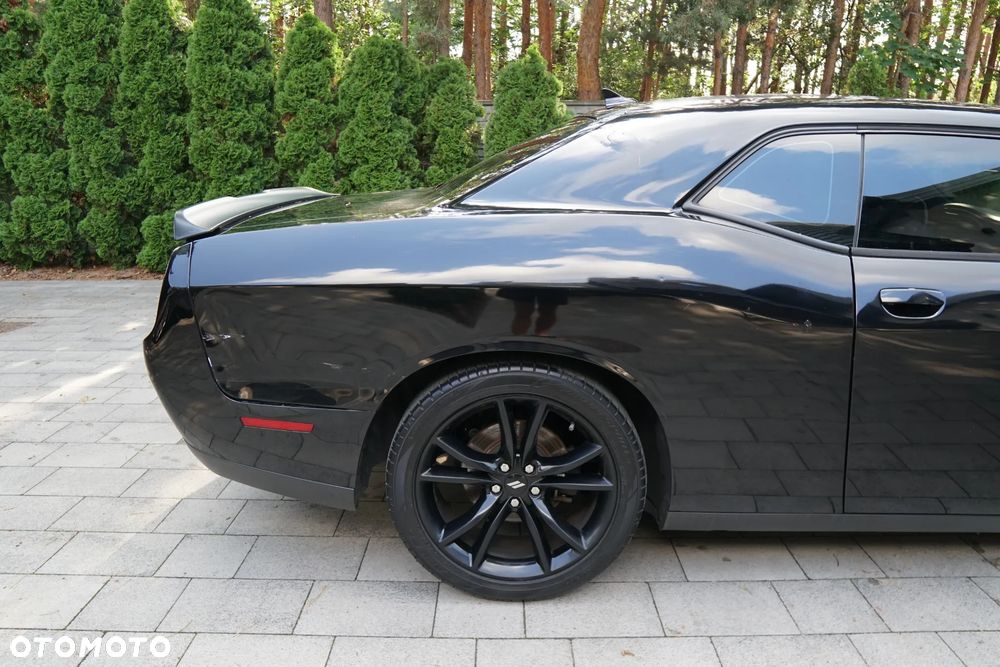 Dodge Challenger - 18