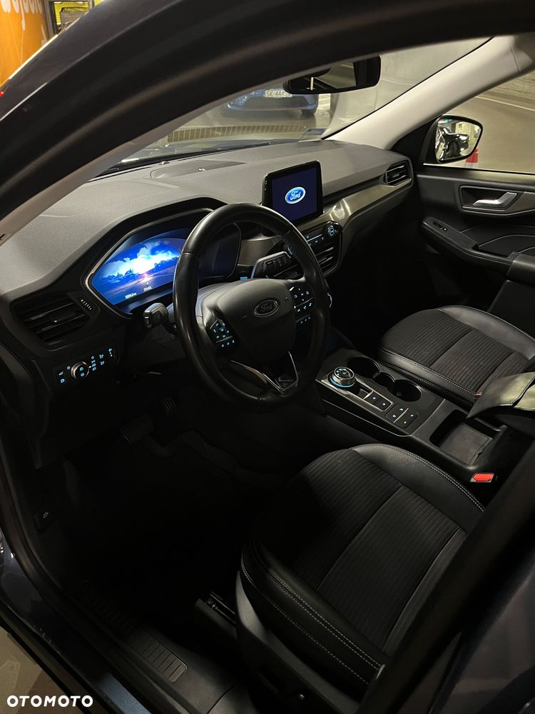 Ford Kuga - 4