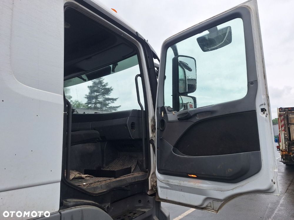 Versalift Actros 1832 L - 26