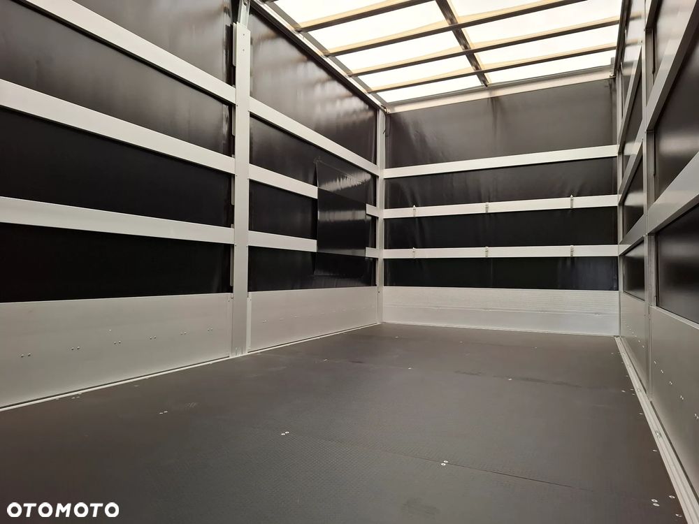 Mercedes-Benz Sprinter - 23