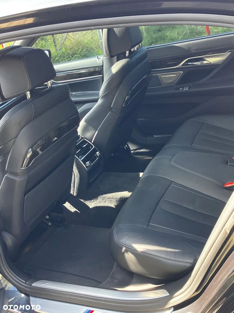 BMW Seria 7 740Li - 16