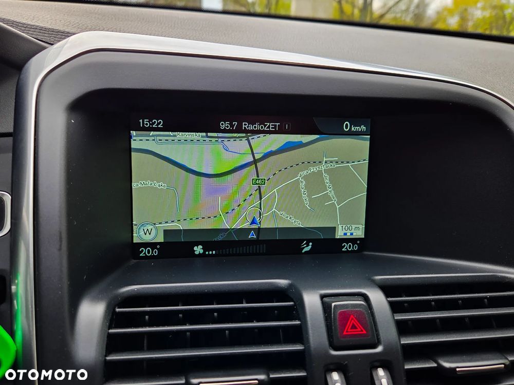 Volvo XC 60 D4 Momentum - 8