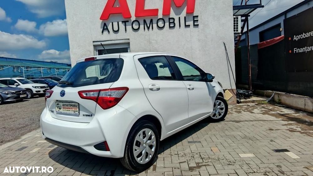 Toyota Yaris - 10
