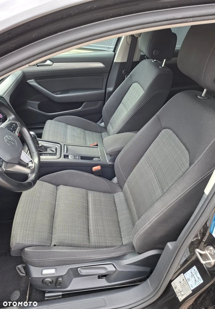 Volkswagen Passat Variant 2.0 TDI EVO Business DSG - 16