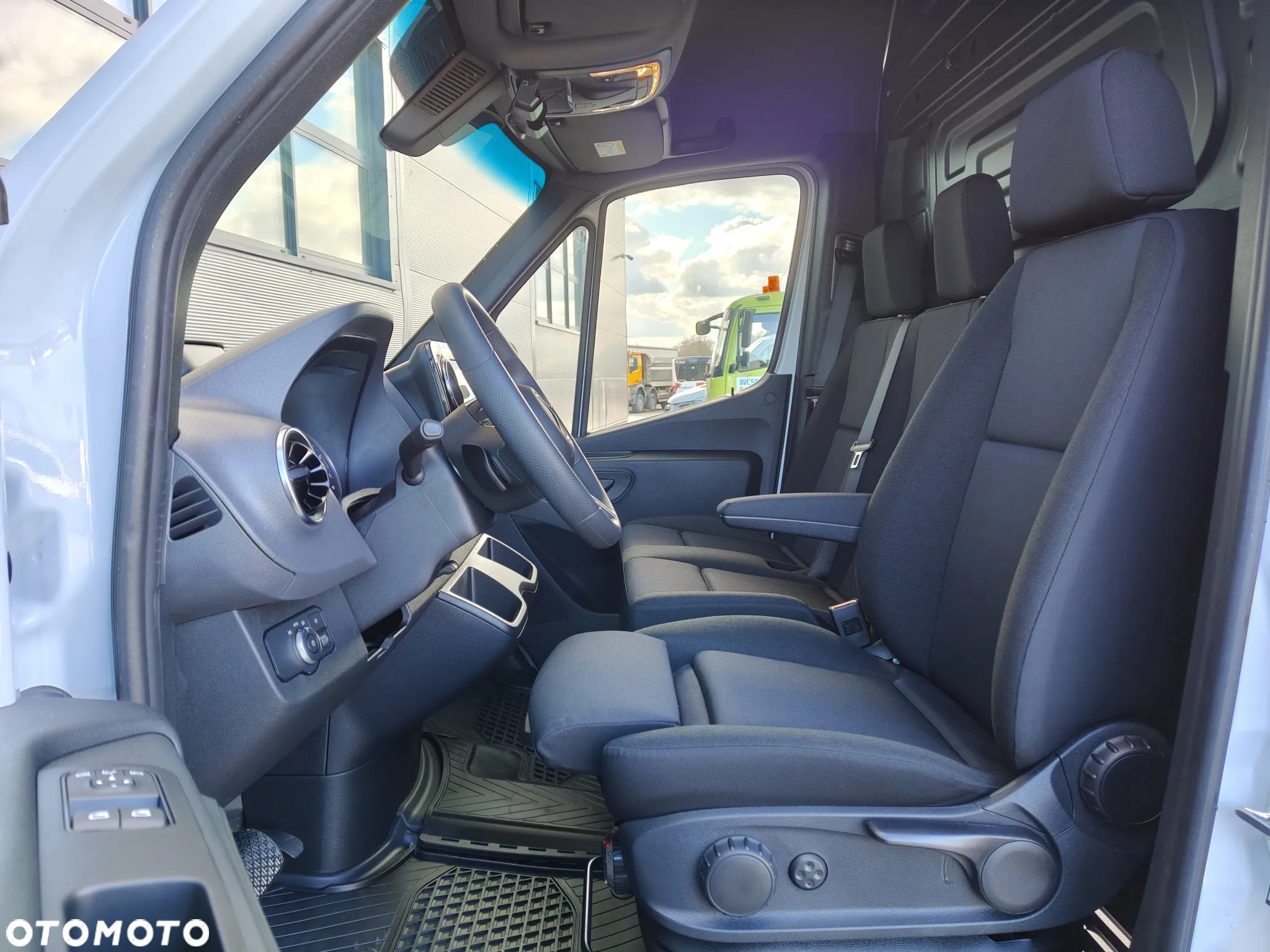 Mercedes-Benz Sprinter - 18