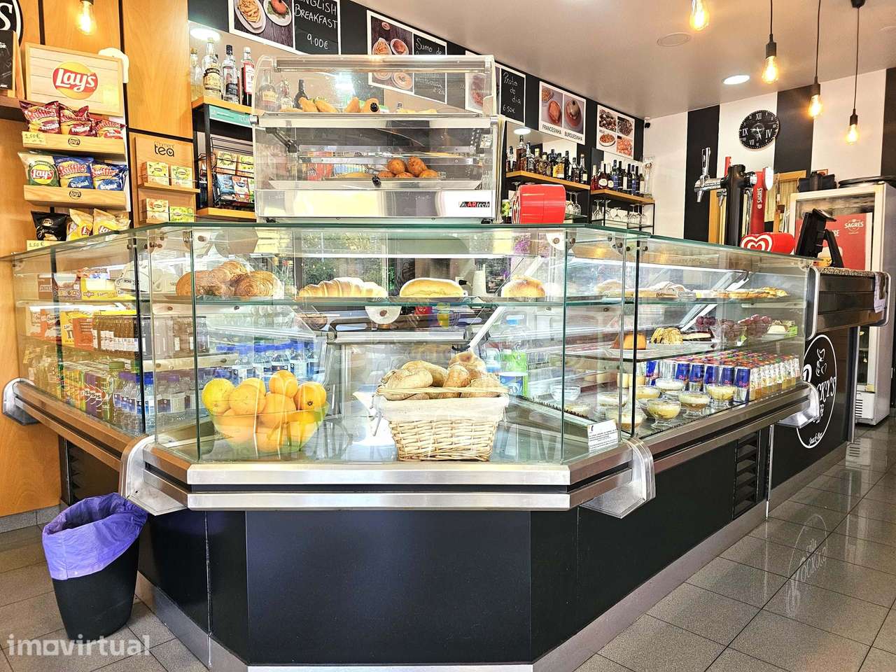 Trespasse: Café / Snak Bar pronto a funcionar c/ esplanada junto ao Pa - Grande imagem: 4/18
