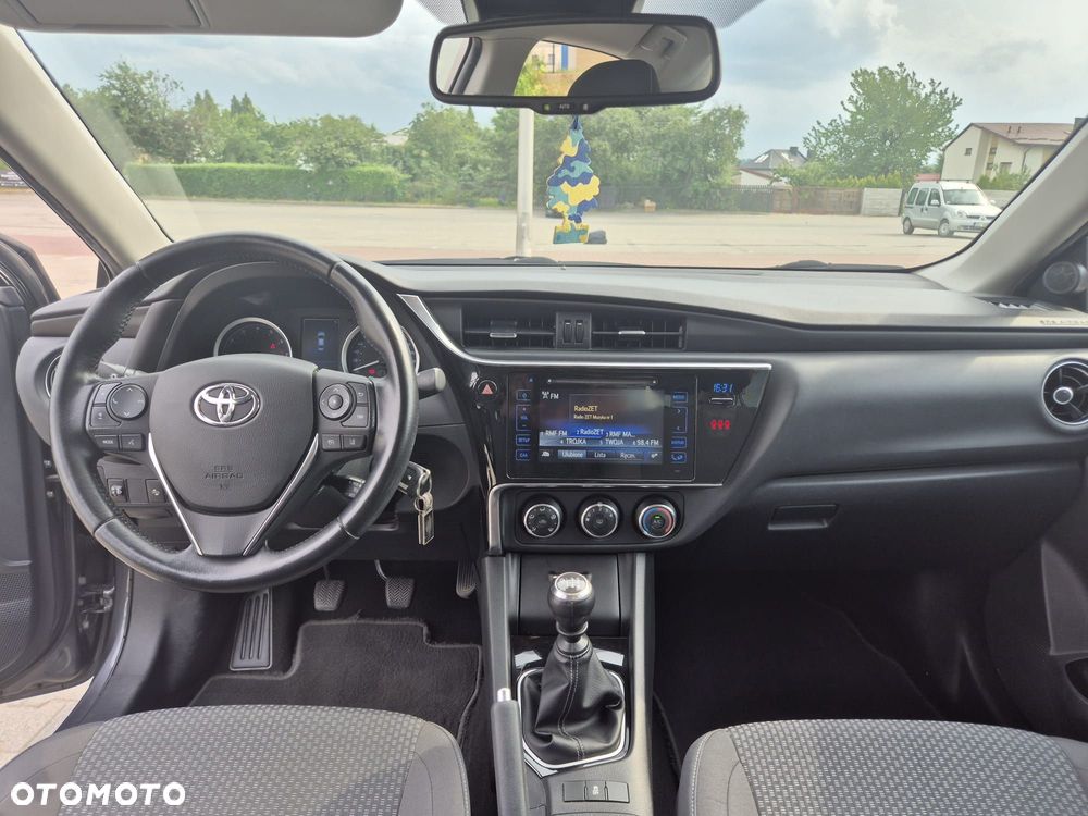 Toyota Corolla 1.6 Classic Plus - 11