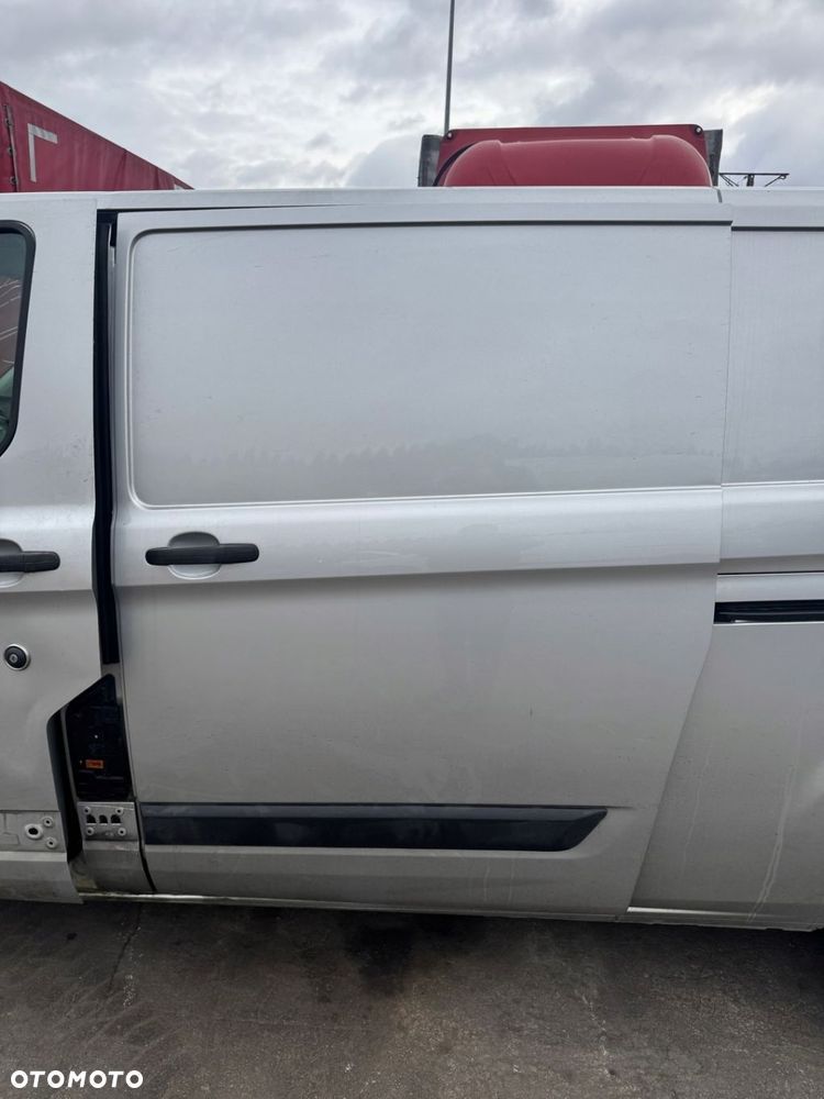 Transit Custom 2,0 TDCI 18-22r drzwi boczne lewe - 2