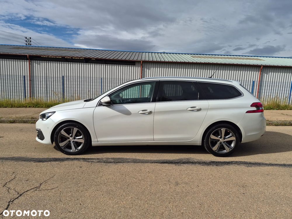 Peugeot 308 2017 photo 2