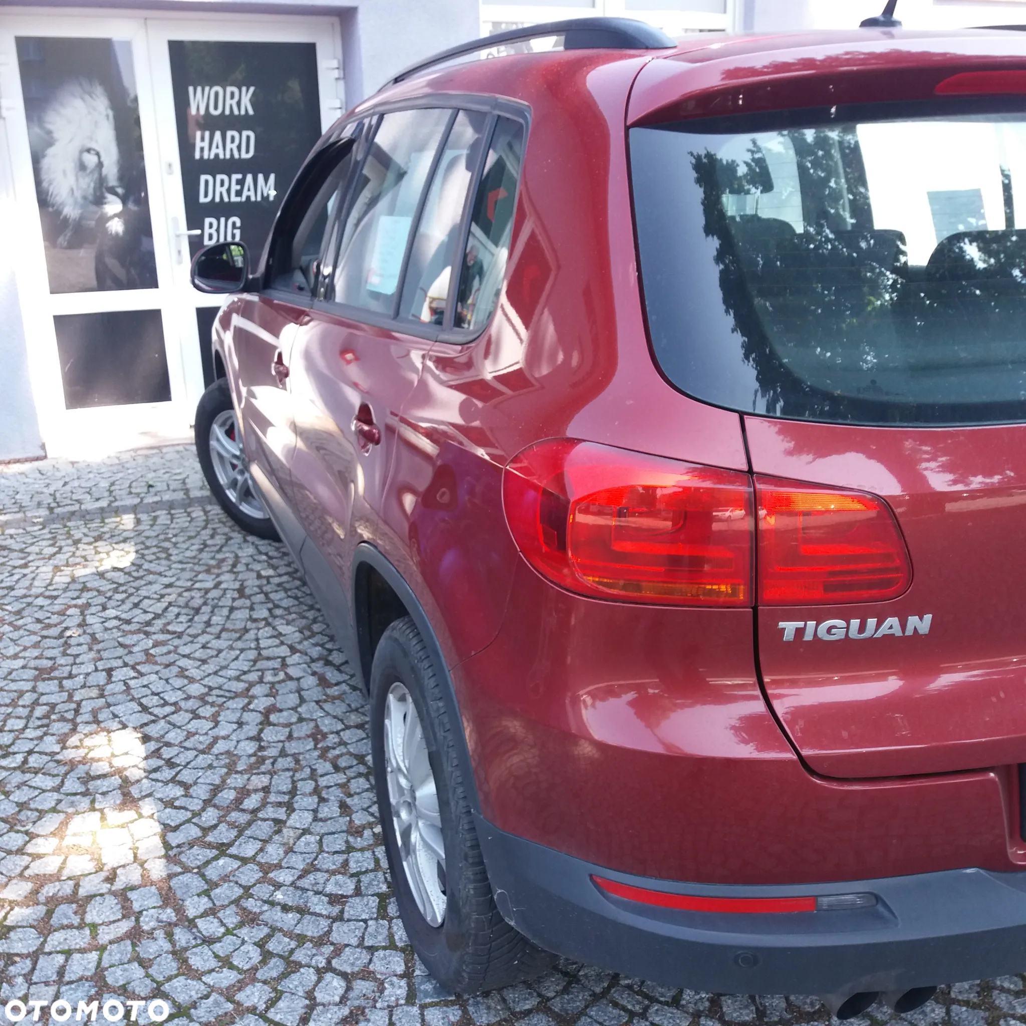 Volkswagen Tiguan - 2