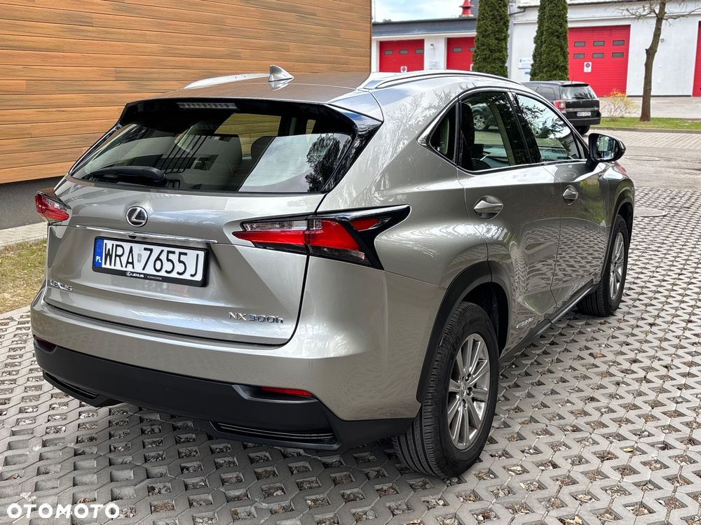Lexus NX 300h Elite AWD - 16