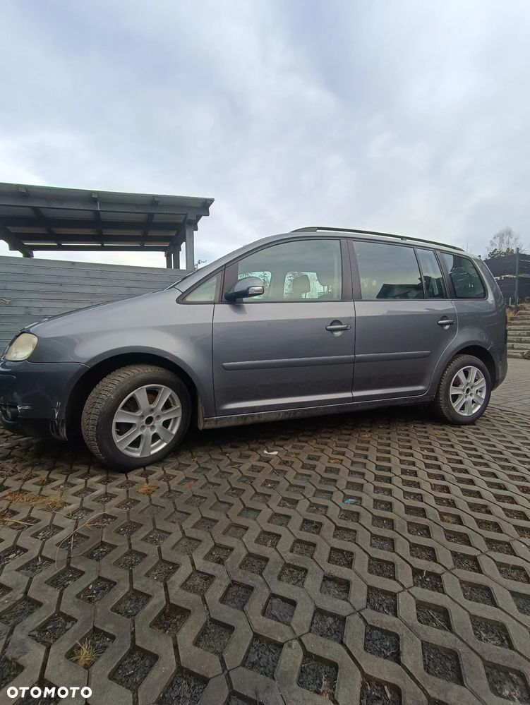 Volkswagen Touran 2.0 TDI DPF Comfortline - 3
