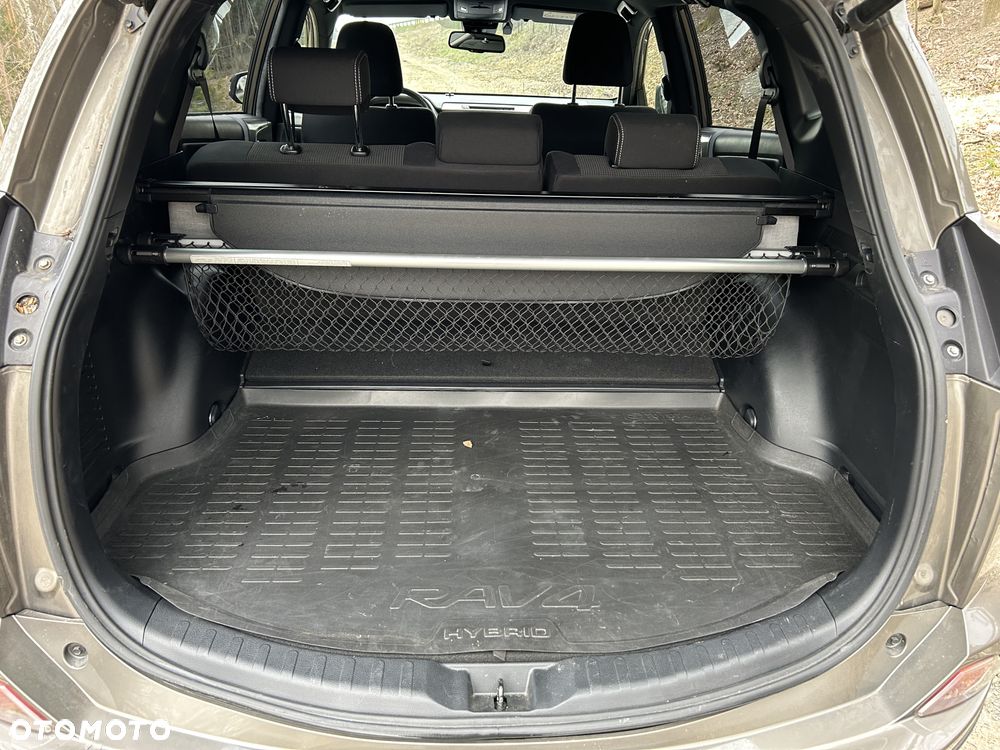 Toyota RAV4 - 8