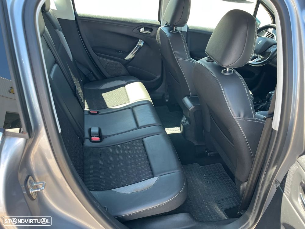 Peugeot 2008 1.6 BlueHDi Style - 14