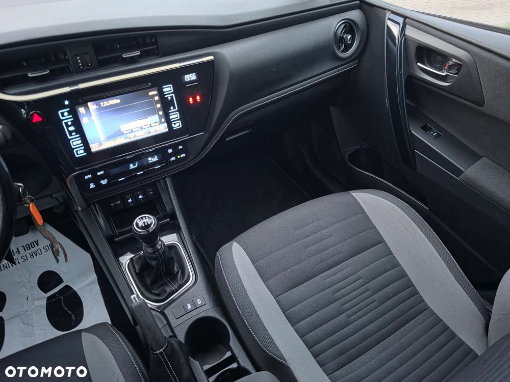 Toyota Auris - 33