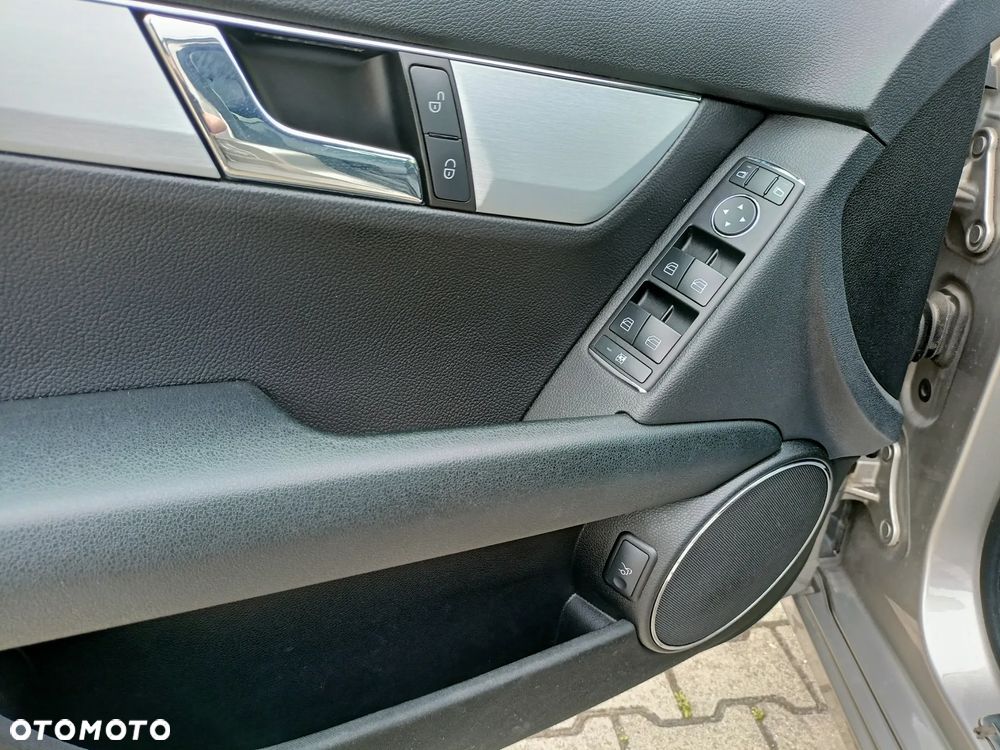 Mercedes-Benz Klasa C ver-200-kompressor-avantgarde - 19