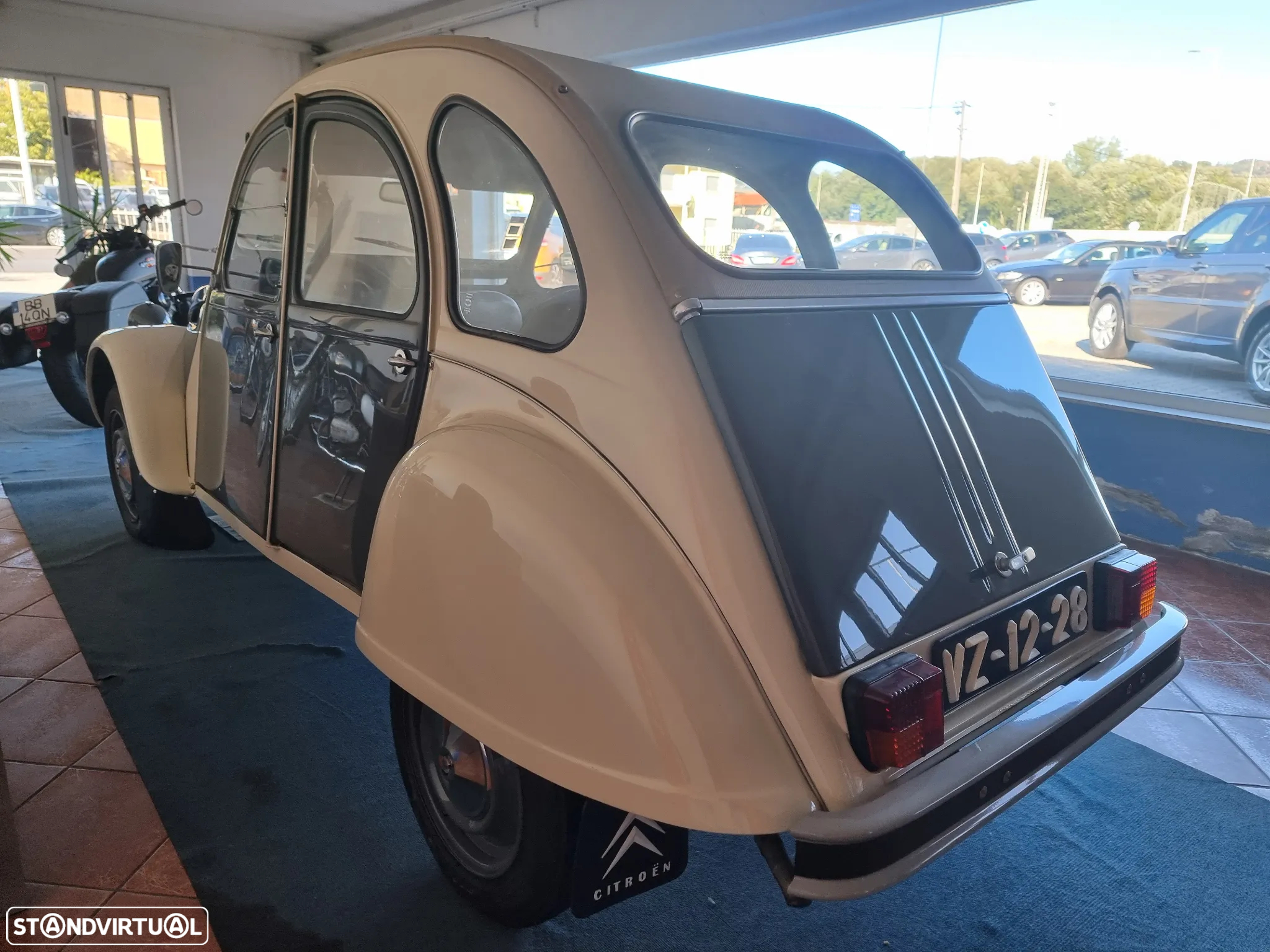 Citroën 2CV - 6