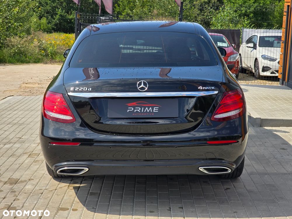 Mercedes-Benz Klasa E 220 d 4-Matic Business Edition 9G-TRONIC - 12
