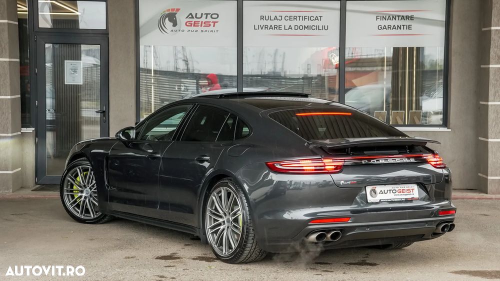 Porsche Panamera 4 E-Hybrid - 8