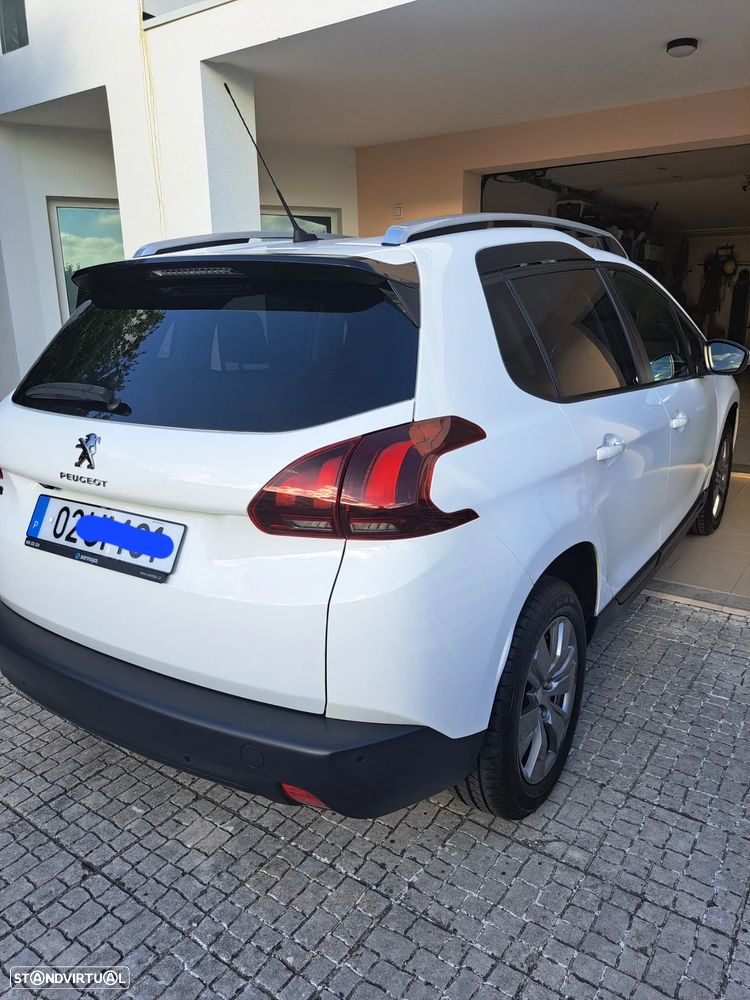 Peugeot 2008 - 12
