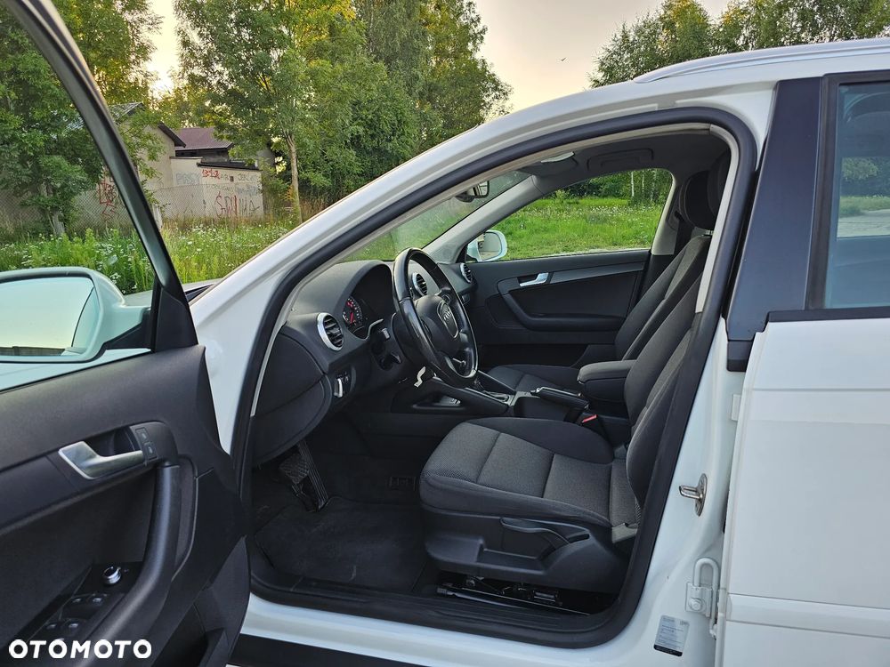 Audi A3 Sportback 1.6 TDI (clean diesel) S tronic S line Sportpaket - 9