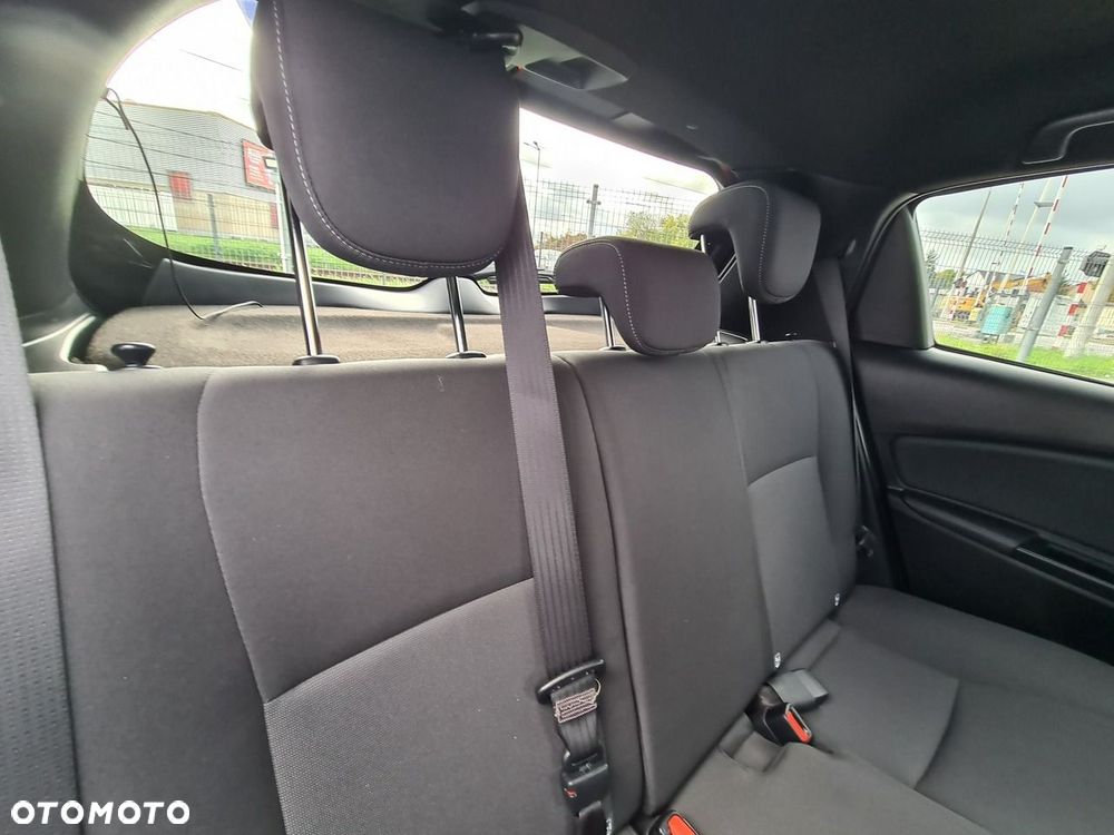 Toyota Yaris Hybrid 100 Premium - 30
