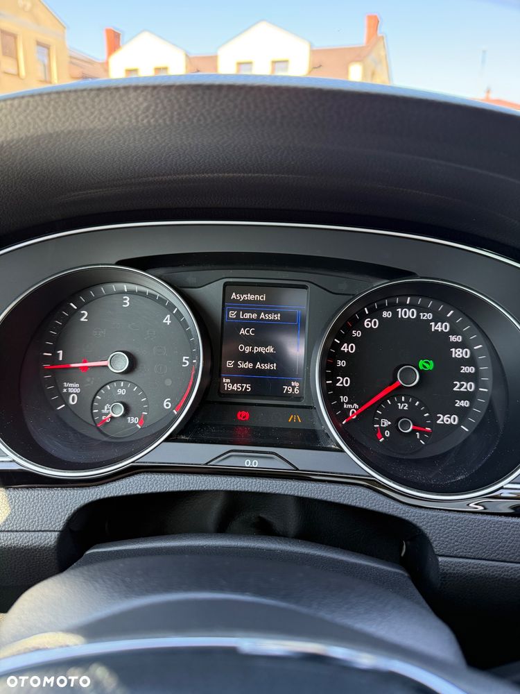 Volkswagen Passat 2.0 TDI SCR DSG Comfortline - 33