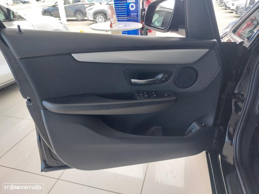 BMW 225xe Active Tourer Advantage - 12