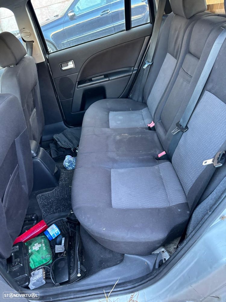 Ford Mondeo Gasolina de 2001 para peças - 9