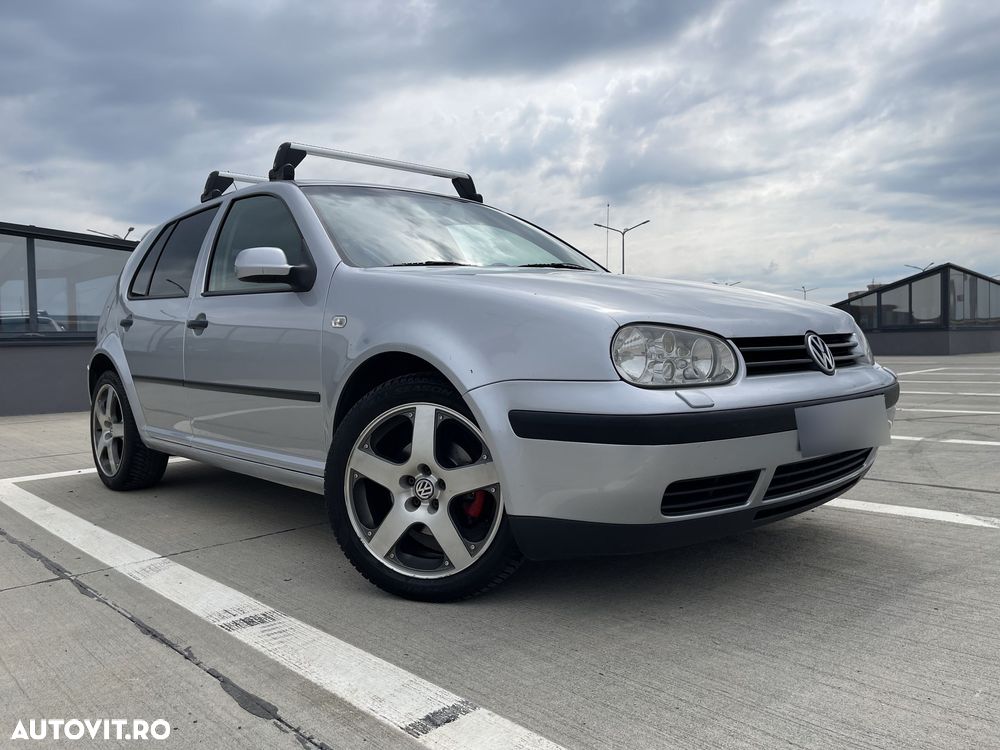 Volkswagen Golf - 1