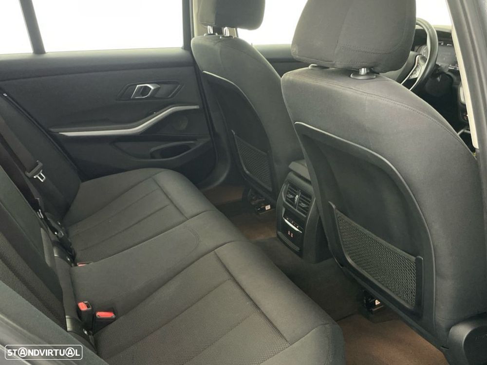 BMW 330 e Auto - 25