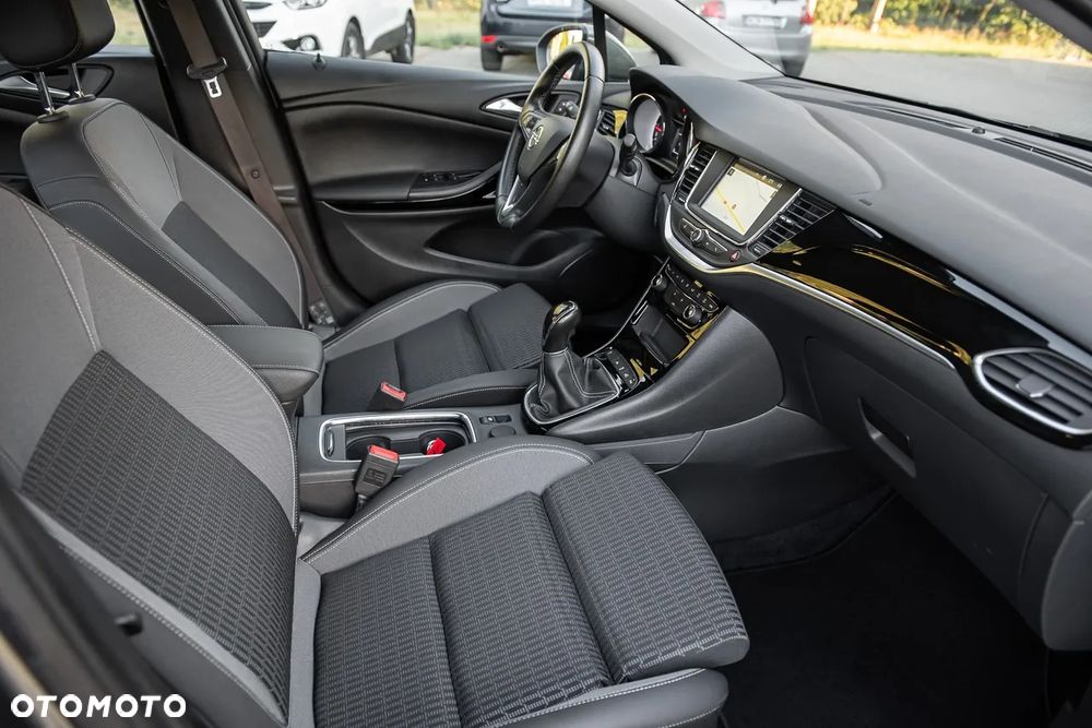 Opel Astra 1.2 Turbo Start/Stop Design&Tech - 32