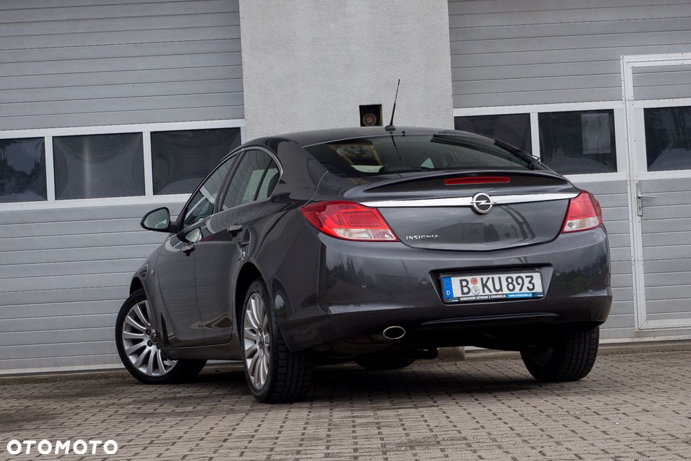 Opel Insignia 1.8 - 9