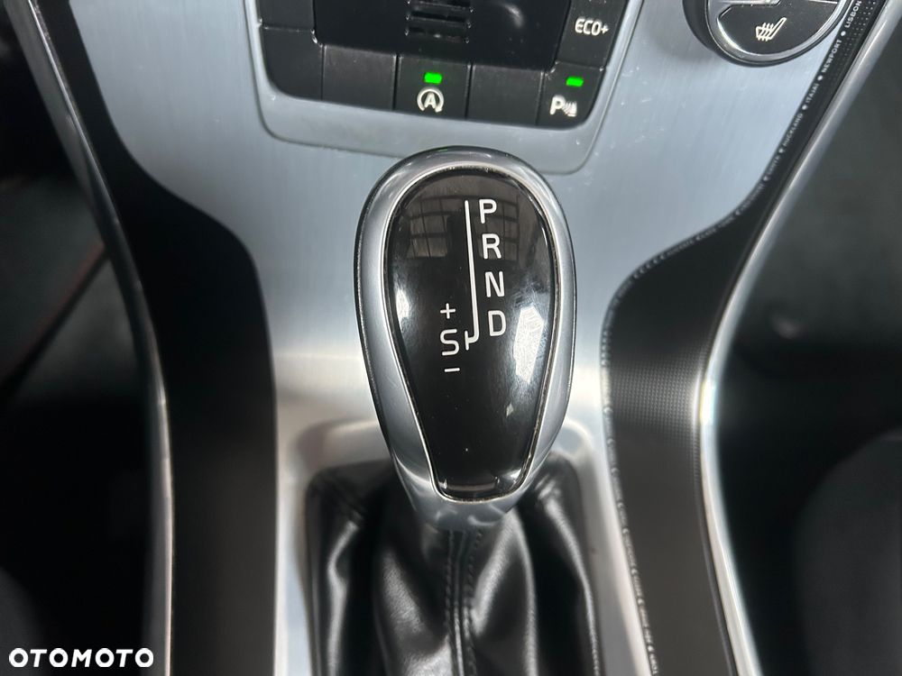 Volvo XC 60 D3 Geartronic Momentum - 36