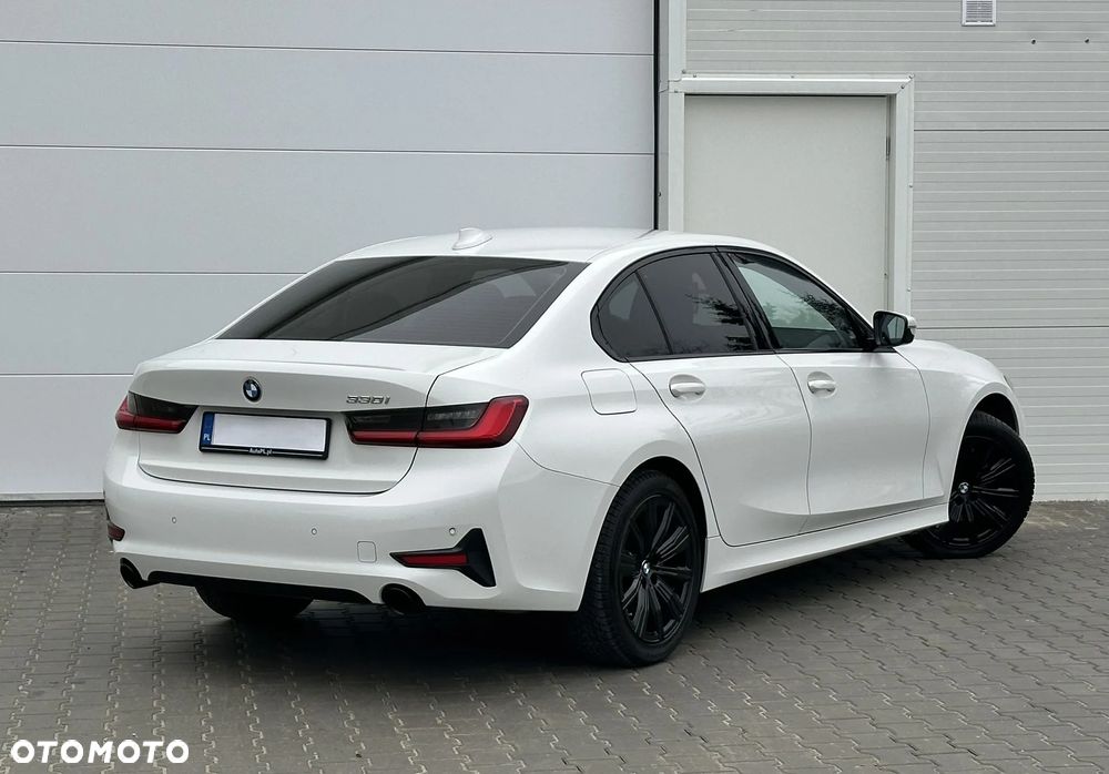 BMW Seria 3 330i Sport - 5