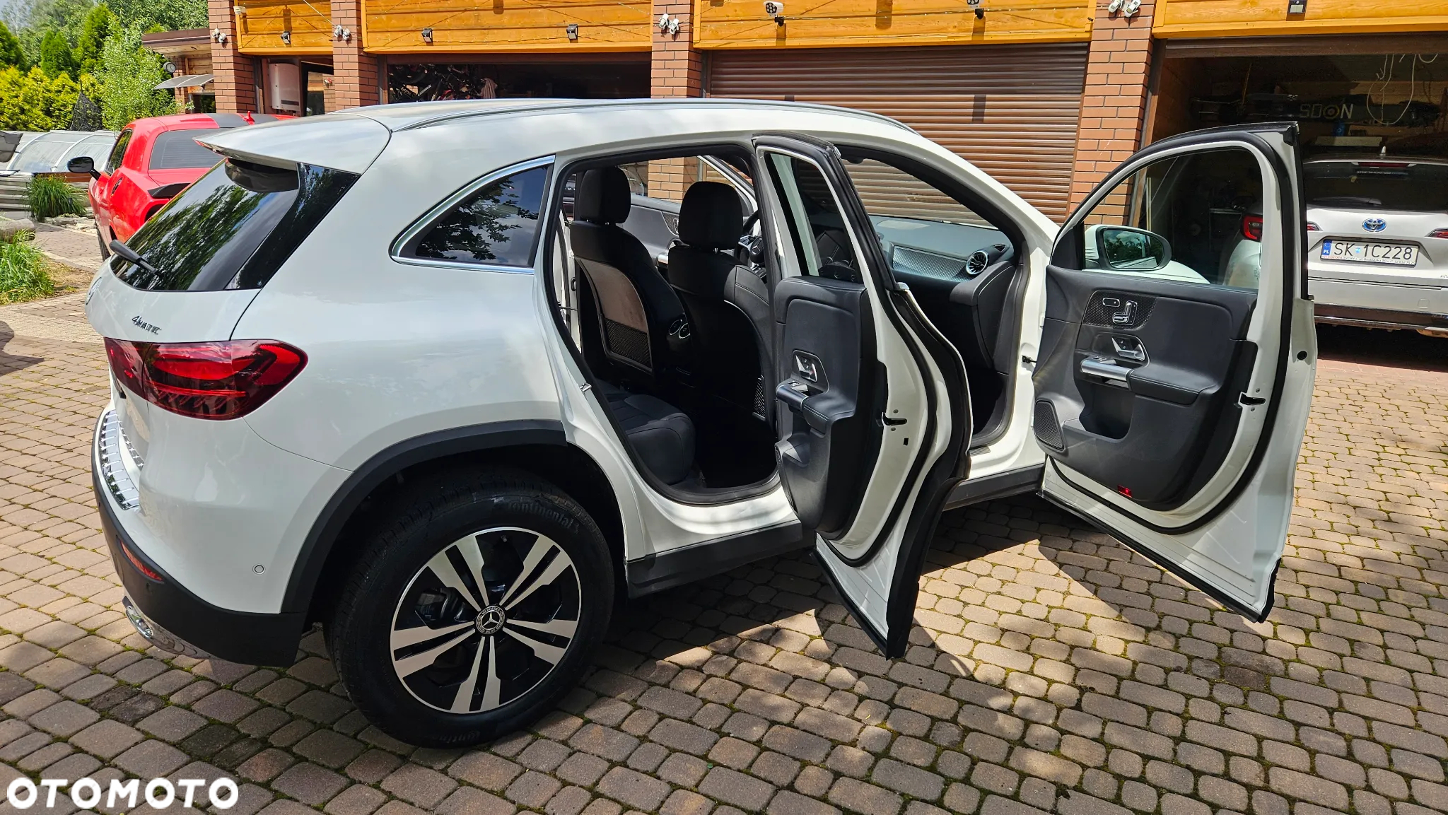 Mercedes-Benz GLA 250 4-Matic AMG Line - 17