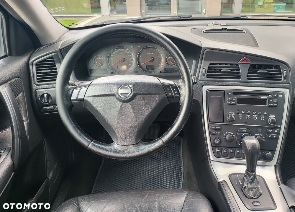 Volvo XC 70 2.4 AWD Automatik Momentum - 14