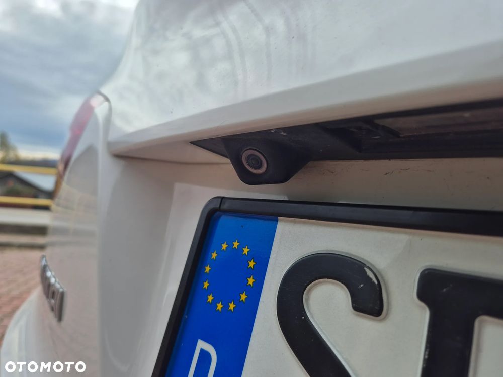 Hyundai ix35 1.7 CRDi 2WD blue Finale Gold - 17