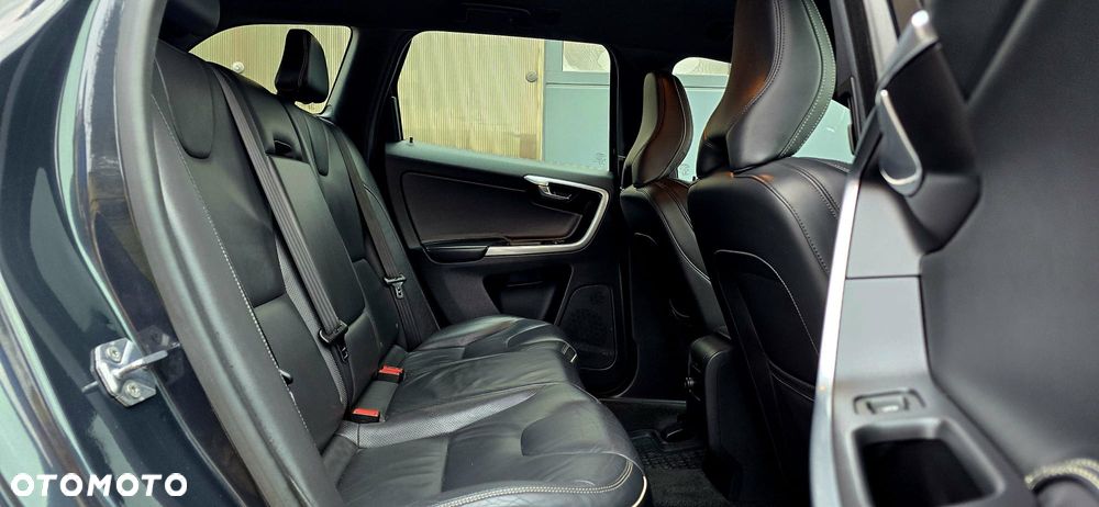 Volvo XC 60 D4 Drive-E R-Design Momentum - 31