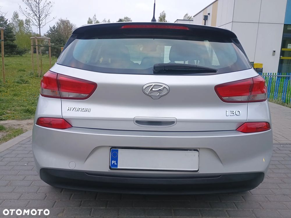 Hyundai i30 1.4 Classic + - 10