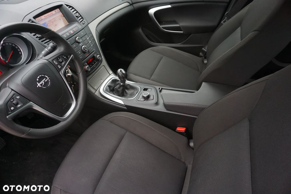 Opel Insignia 1.6 Design Edition - 18