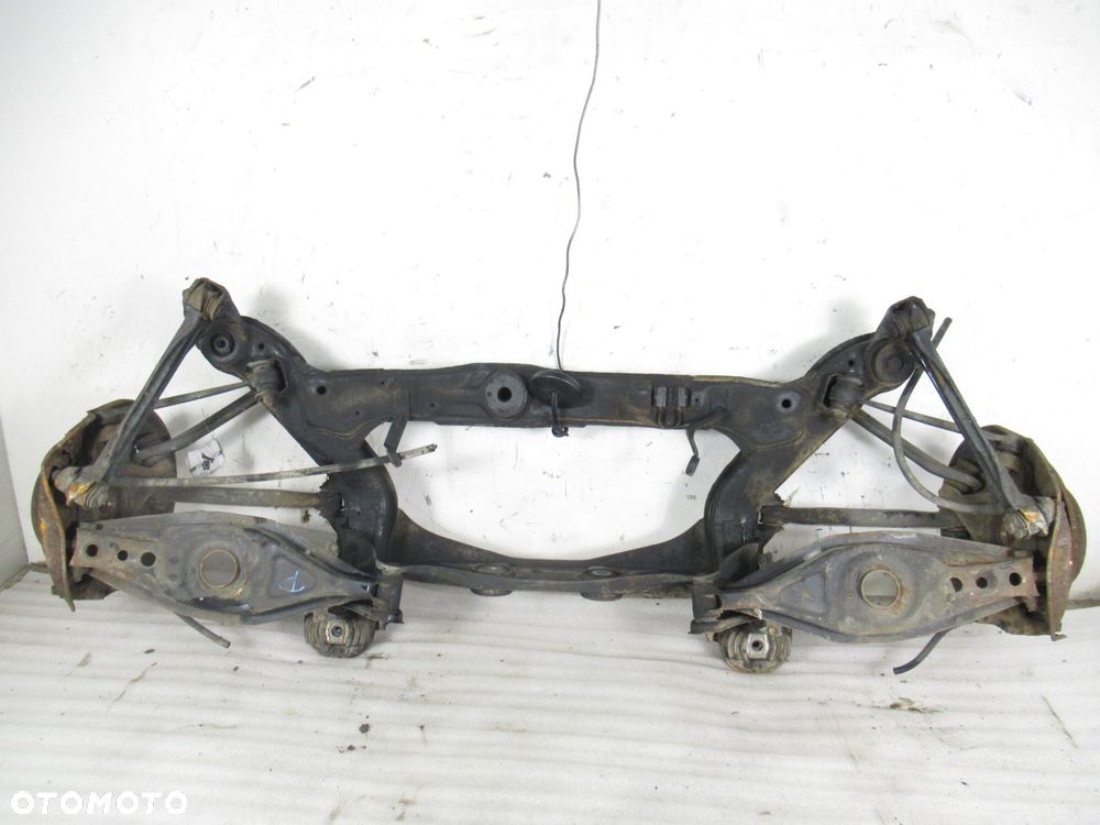 SANKI TYŁ MERCEDES W202 - 2