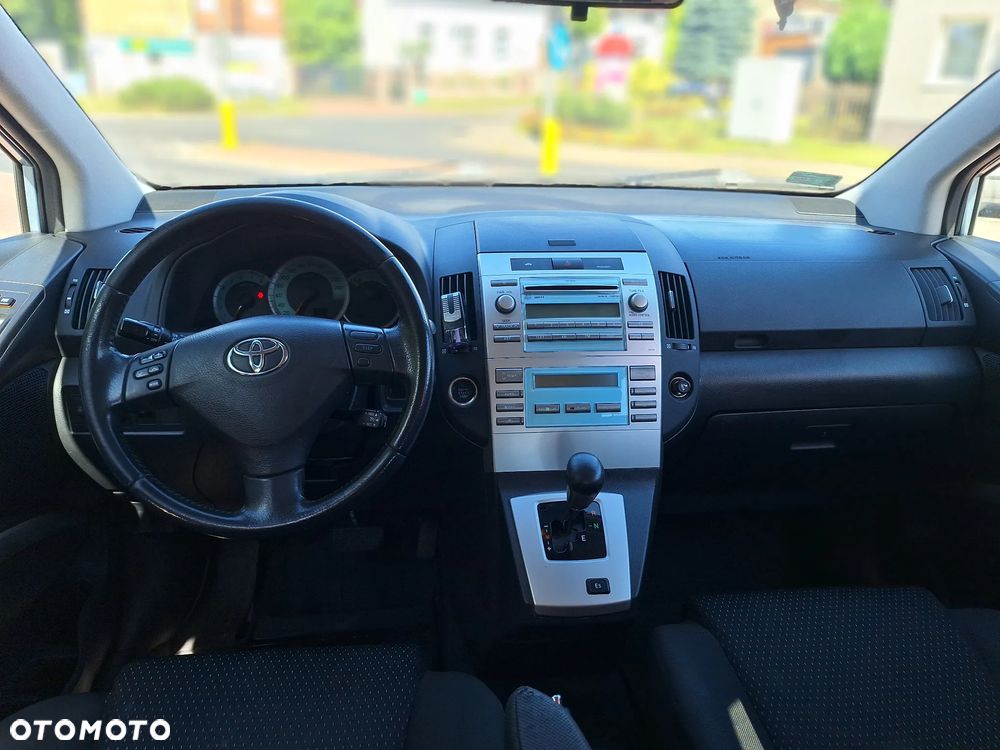 Toyota Corolla Verso - 20