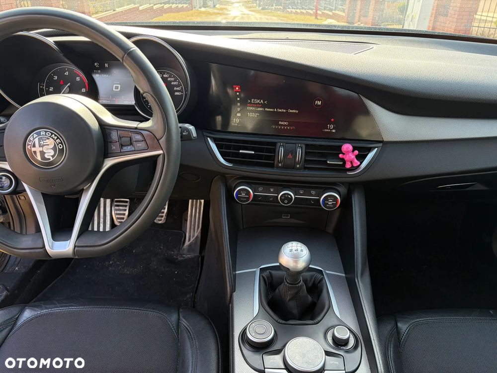 Alfa Romeo Giulia - 15