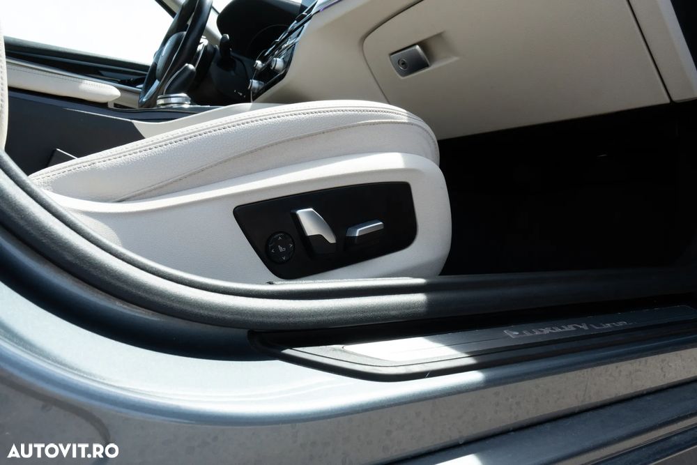 BMW Seria 5 540i xDrive AT - 28