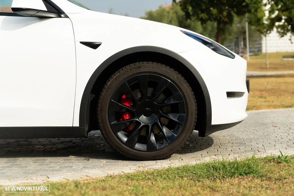 Tesla Model Y Long Range Dual Motor AWD - 31