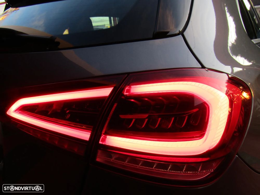 Mercedes-Benz A 180 d AMG Line - 11