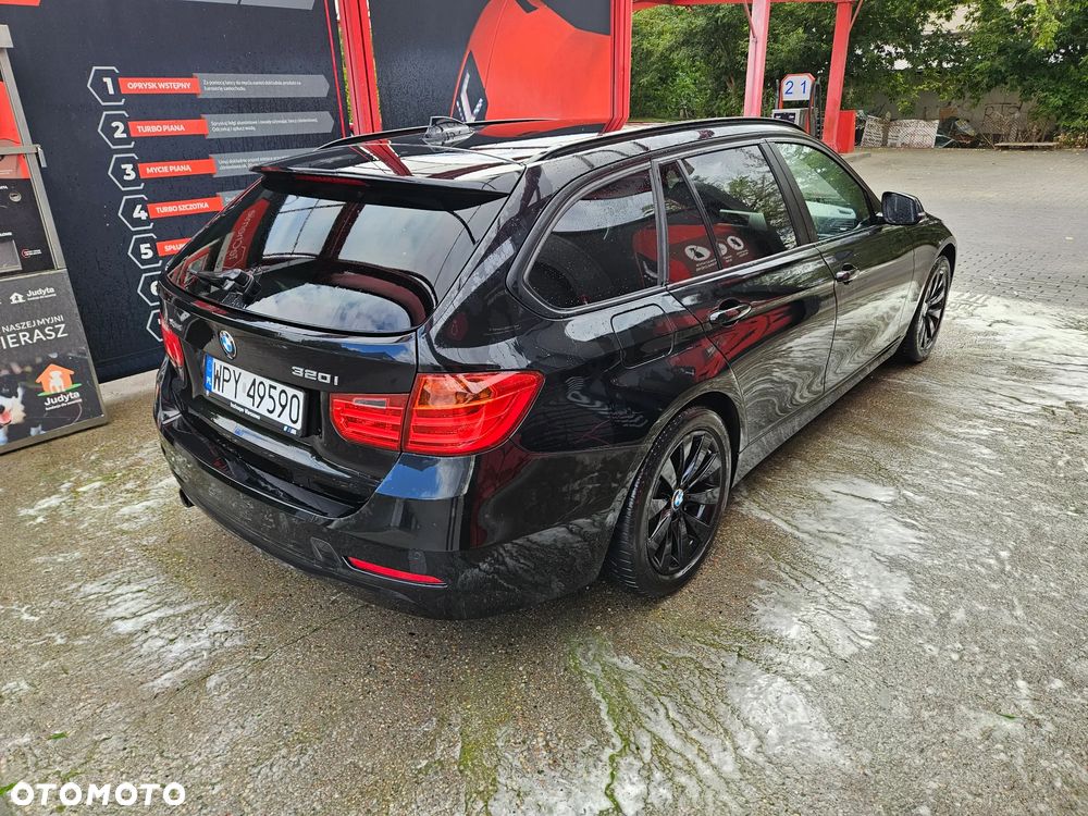 BMW Seria 3 320i xDrive - 4