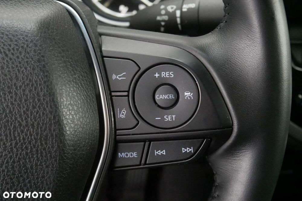 Toyota Camry 2.5 Hybrid Comfort CVT - 24