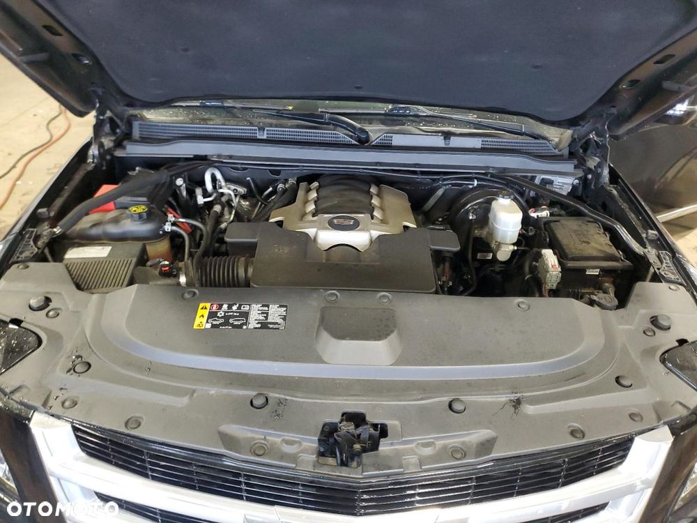Cadillac Escalade - 12